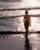 Мальчик, пришедший с моря трейлер (1999)