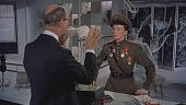 Железная нижняя юбка трейлер (1956)