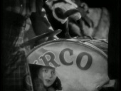 Ангел с улицы трейлер (1928)